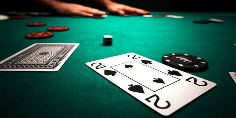 Đề phòng đối thủ trong khi chơi để không mắc bẫy